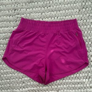 CRZ YOGA Women's Magenta Athletic Shorts